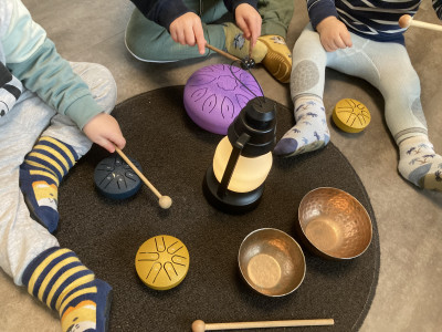 Zungentrommeln mit Klangschalen