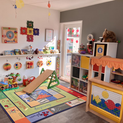 Wir können direkt in den Zwergengarten