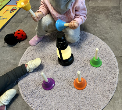 Spiel mit Glocken