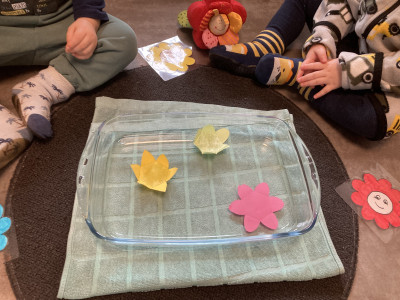 Papierblumen erblühen