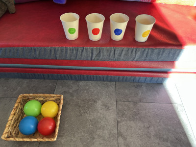 Bälle nach Farbe zuordnen